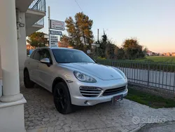 Usata 2012 Porsche Cayenne SUV | 22.000 € (Buon prezzo)