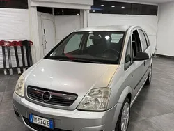 Grigio Usata 2010 Opel Meriva Club Monovolume | 1999 € (Ottimo prezzo)