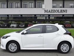 Bianco Usata 2023 Toyota Yaris Hybrid Active Tre volumi | 15.900 € (Super prezzo)