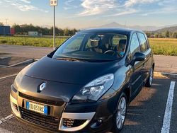 Blu Usata 2010 Renault Scénic III Monovolume | 4600 € (Buon prezzo)