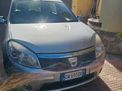 Grigio Usata 2009 Dacia Sandero Tre volumi | 2900 €