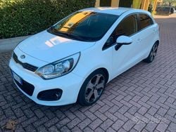 Bianco Usata 2014 Kia Rio Active Tre volumi | 4800 € (Ottimo prezzo)