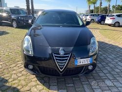 Nero Usata 2014 Alfa Romeo Giulietta Exclusive Tre volumi | 7990 € (Buon prezzo)