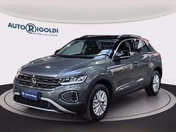 Indium grey metallizzato nero Usata 2024 VW T-Roc Life SUV | 24.200 € (Ottimo prezzo)