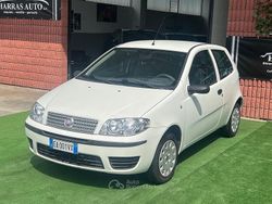 Bianco Usata 2010 Fiat Punto Active Due volumi | 2999 € (Buon prezzo)