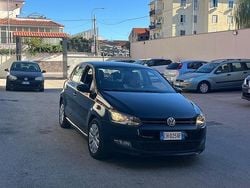 Nero Usata 2011 VW Polo Comfortline Tre volumi | 5150 € (Ottimo prezzo)