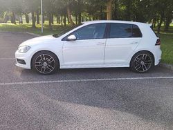 Bianco Usata 2016 VW Golf VII Edition Tre volumi | 17.500 € (Molto cara)