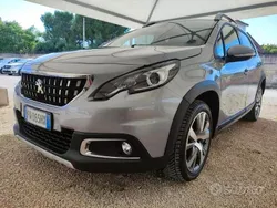 Argento Usata 2019 Peugeot 2008 Allure SUV | 15.500 € (Buon prezzo)