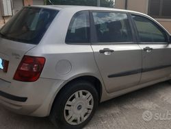 Grigio Usata 2003 Fiat Stilo Tre volumi | 1000 € (Buon prezzo)
