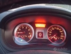 Grigio Usata 2010 Renault Clio II Tre volumi | 3000 € (Buon prezzo)