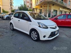 Bianco Usata 2014 Toyota Aygo Connect Style Due volumi | 5400 € (Ottimo prezzo)