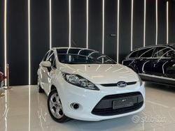 Bianco Usata 2012 Ford Fiesta Titanium Due volumi | 7900 € (Molto cara)