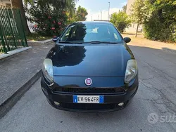 Nero Usata 2014 Fiat Punto Lounge Due volumi | 3900 € (Buon prezzo)