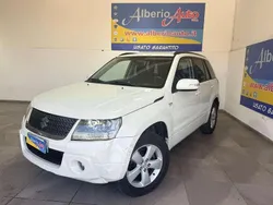 Bianco Usata 2012 Suzuki Grand Vitara SUV | 7699 € (Ottimo prezzo)