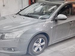 Grigio Usata 2010 Chevrolet Cruze LS Tre volumi | 3500 € (Ottimo prezzo)