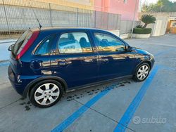 Blu Usata 2004 Opel Corsa Tre volumi | 2000 € (Molto cara)