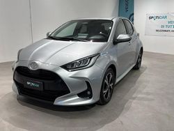 Argento Usata 2025 Toyota Yaris Hybrid Tre volumi | 19.490 € (Ottimo prezzo)