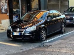Nero Usata 2006 VW Jetta Sportline Tre volumi | 2800 €