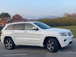 Bianco Usata 2017 Jeep Cherokee Overland SUV | 18.900 €