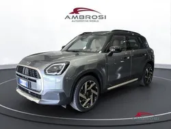 Verde(met.) Nuova 2025 Mini Cooper Countryman Favoured SUV | 35.850 € (Buon prezzo)