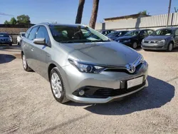 Grigio metallizzato Usata 2018 Toyota Auris Touring Sports Business Edition Station wagon | 16.900 €