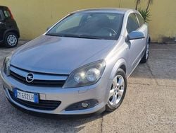 Grigio Usata 2005 Opel Astra GTC Cosmo Tre volumi | 4500 € (Cara)