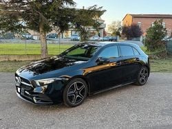 Nero Usata 2022 Mercedes A180 Tre volumi | 27.000 € (Buon prezzo)