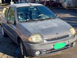 Grigio Usata 1998 Renault Clio II Due volumi | 650 € (Super prezzo)