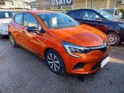 Arancione Usata 2023 Renault Clio V Equilibre Tre volumi | 14.500 € (Buon prezzo)