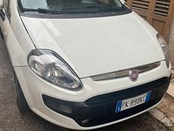 Bianco Usata 2011 Fiat Grande Punto Due volumi | 3999 € (Buon prezzo)