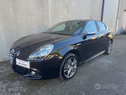 Nero Usata 2015 Alfa Romeo Giulietta Exclusive Tre volumi | 6450 € (Buon prezzo)