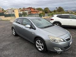 Grigio Usata 2012 Opel Astra GTC Cosmo Tre volumi | 3100 € (Buon prezzo)