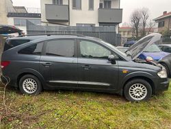 Nero Usata 2007 Ssangyong (KGM) Rodius Tre volumi | 1900 €
