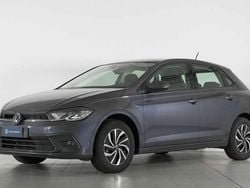Grigio Usata 2023 VW Polo Life Tre volumi | 18.800 € (Buon prezzo)