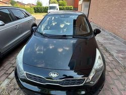 Nero Usata 2013 Kia Rio Tre volumi | 4799 € (Buon prezzo)