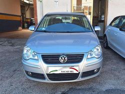 Argento Usata 2008 VW Polo Comfortline Tre volumi | 4000 € (Buon prezzo)