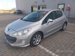 Argento Usata 2008 Peugeot 308 Comfort Tre volumi | 3900 € (Cara)