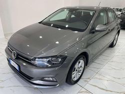 Grigio Usata 2020 VW Polo Comfortline Tre volumi | 14.490 € (Ottimo prezzo)