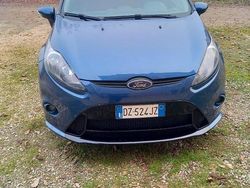 Blu Usata 2009 Ford Fiesta Tre volumi | 8000 €