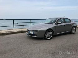 Usata 2010 Alfa Romeo 159 Tre volumi | 8000 €