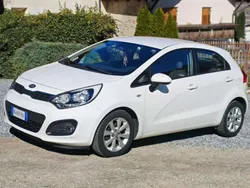 Usata 2014 Kia Rio Tre volumi | 7900 € (Buon prezzo)