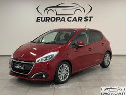 Rosso Usata 2017 Peugeot 208 Allure Due volumi | 9200 € (Buon prezzo)