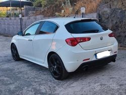 Usata 2012 Alfa Romeo Giulietta Due volumi | 7500 € (Cara)