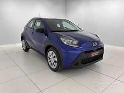 Bicolore Nuova 2025 Toyota Aygo Trend Due volumi | 16.900 € (Buon prezzo)
