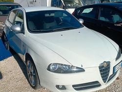 Bianco Usata 2009 Alfa Romeo 147 Progression Due volumi | 2200 € (Buon prezzo)