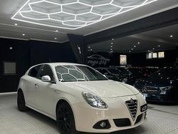 Bianco Usata 2014 Alfa Romeo Giulietta Distinctive Tre volumi | 8900 € (Cara)