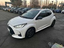 Bianco Usata 2021 Toyota Yaris Hybrid Lounge Due volumi | 17.990 € (Buon prezzo)