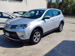 Argento Usata 2015 Toyota RAV4 Active Station wagon | 9500 € (Ottimo prezzo)