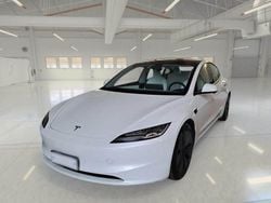 Bianco Usata 2025 Tesla Model 3 RWD Tre volumi | 35.750 € (Buon prezzo)