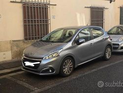 Grigio Usata 2019 Peugeot 208 Due volumi | 11.900 € (Buon prezzo)